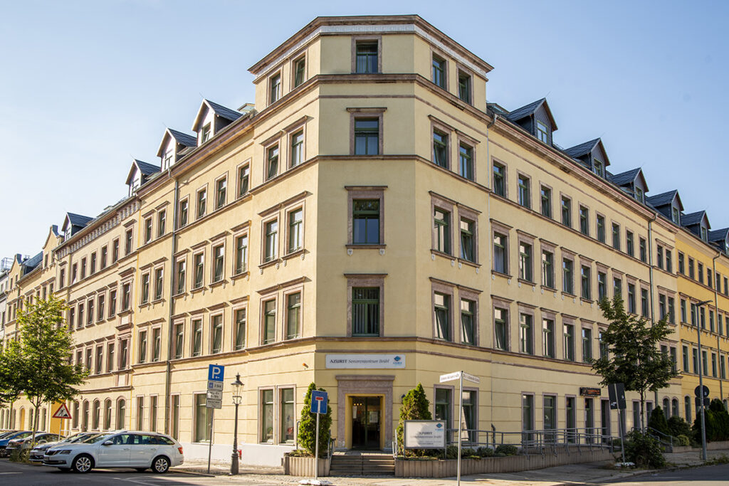 azurit-seniorenzentrum-bruhl-aussenansicht Bild