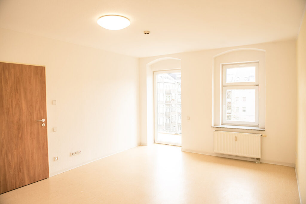 bruhl-wohnen-mit-service-wohnbereich-mit-balkon Bild