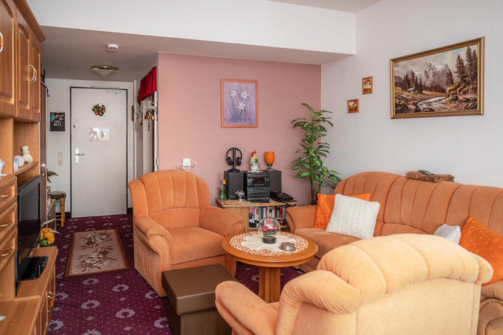schillerhohe-wohnen-mit-service-musterwohnung-wohnzimmer2 Bild