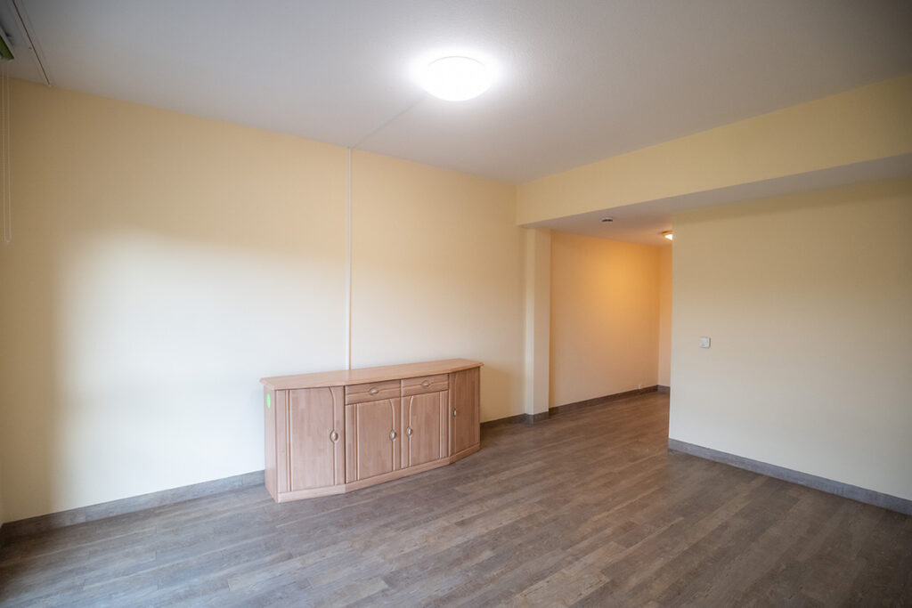 schillerhohe-wohnen-mit-service-wohnzimmer-und-flur-2 Bild